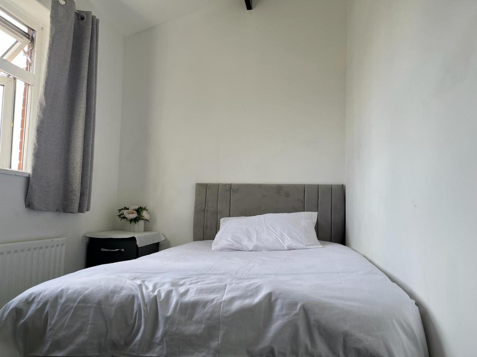 Homestays-Close To Coventry City And University I Free Parking I Wi-Fi Bagian luar foto