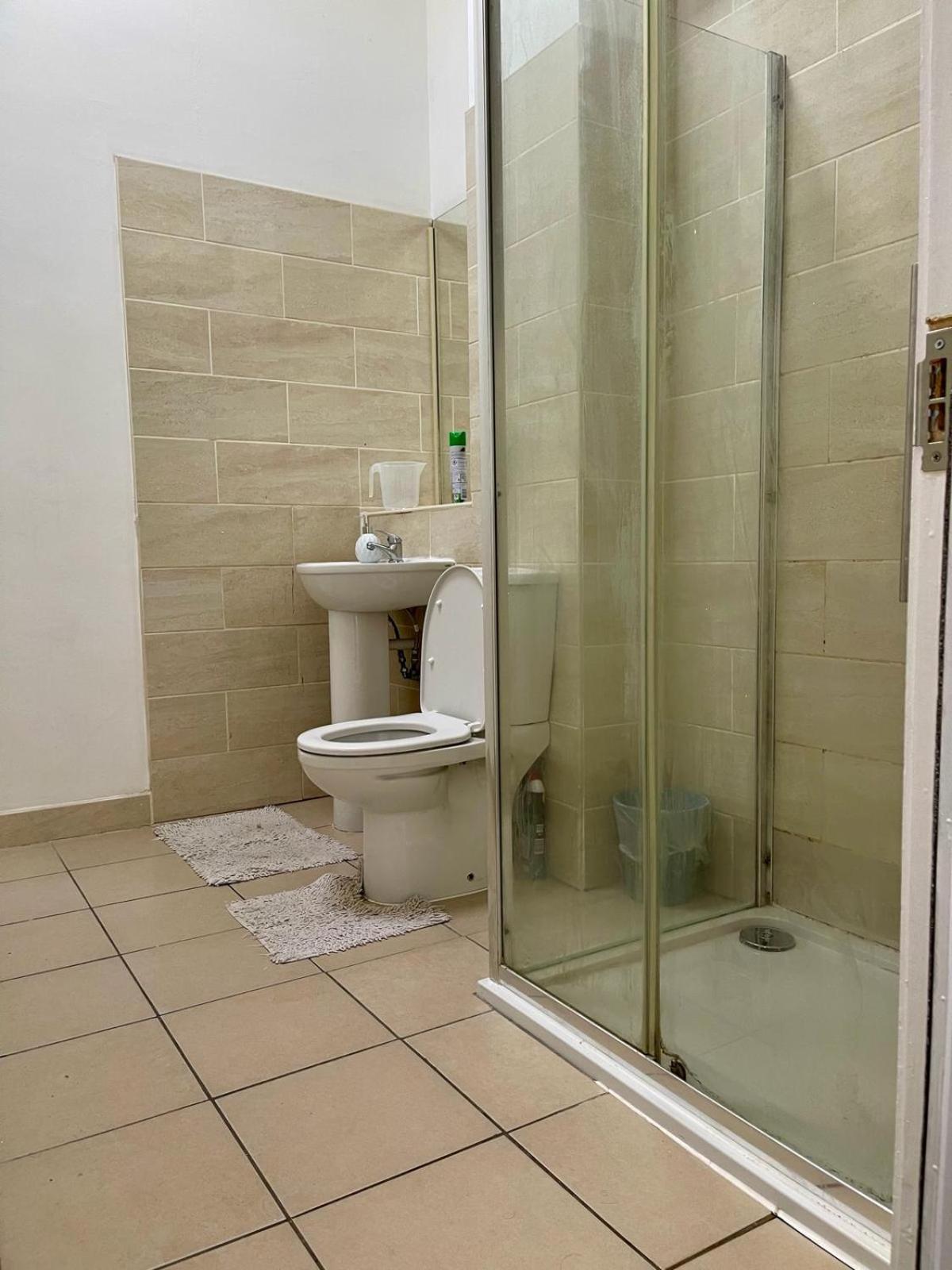 Homestays-Close To Coventry City And University I Free Parking I Wi-Fi Bagian luar foto