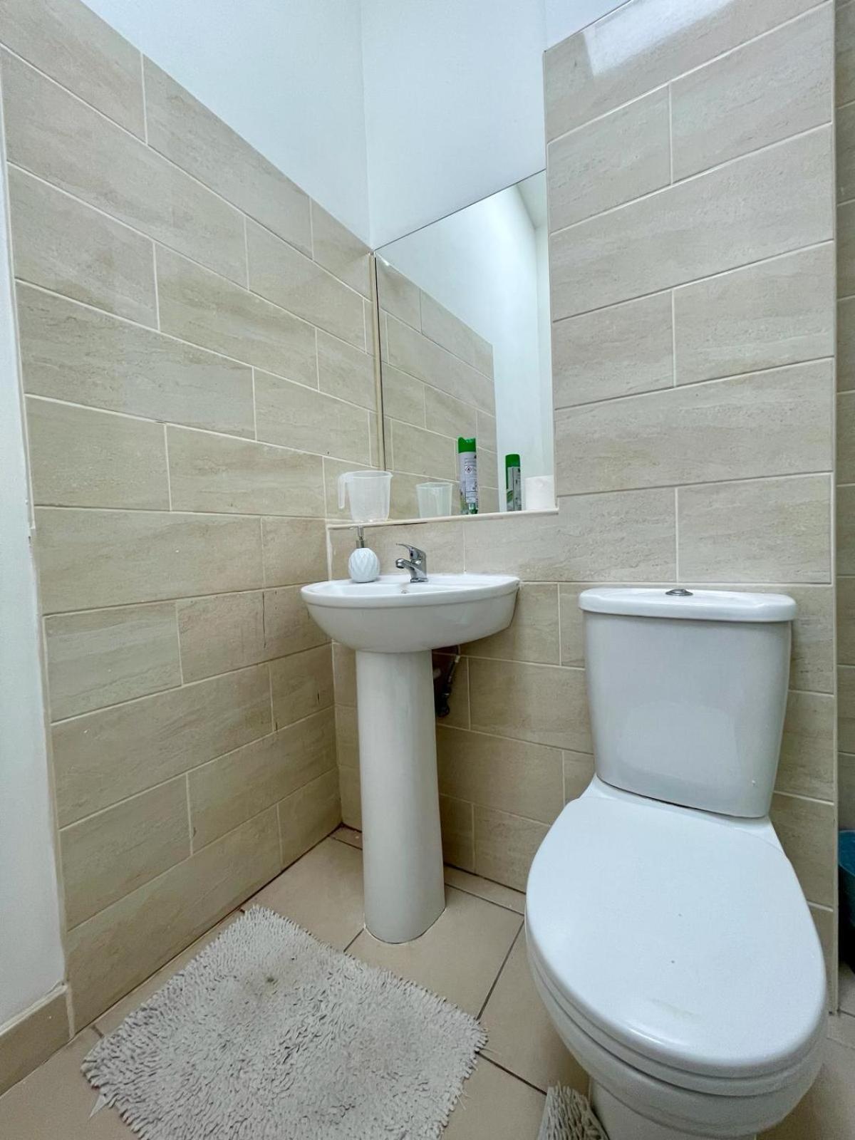 Homestays-Close To Coventry City And University I Free Parking I Wi-Fi Bagian luar foto