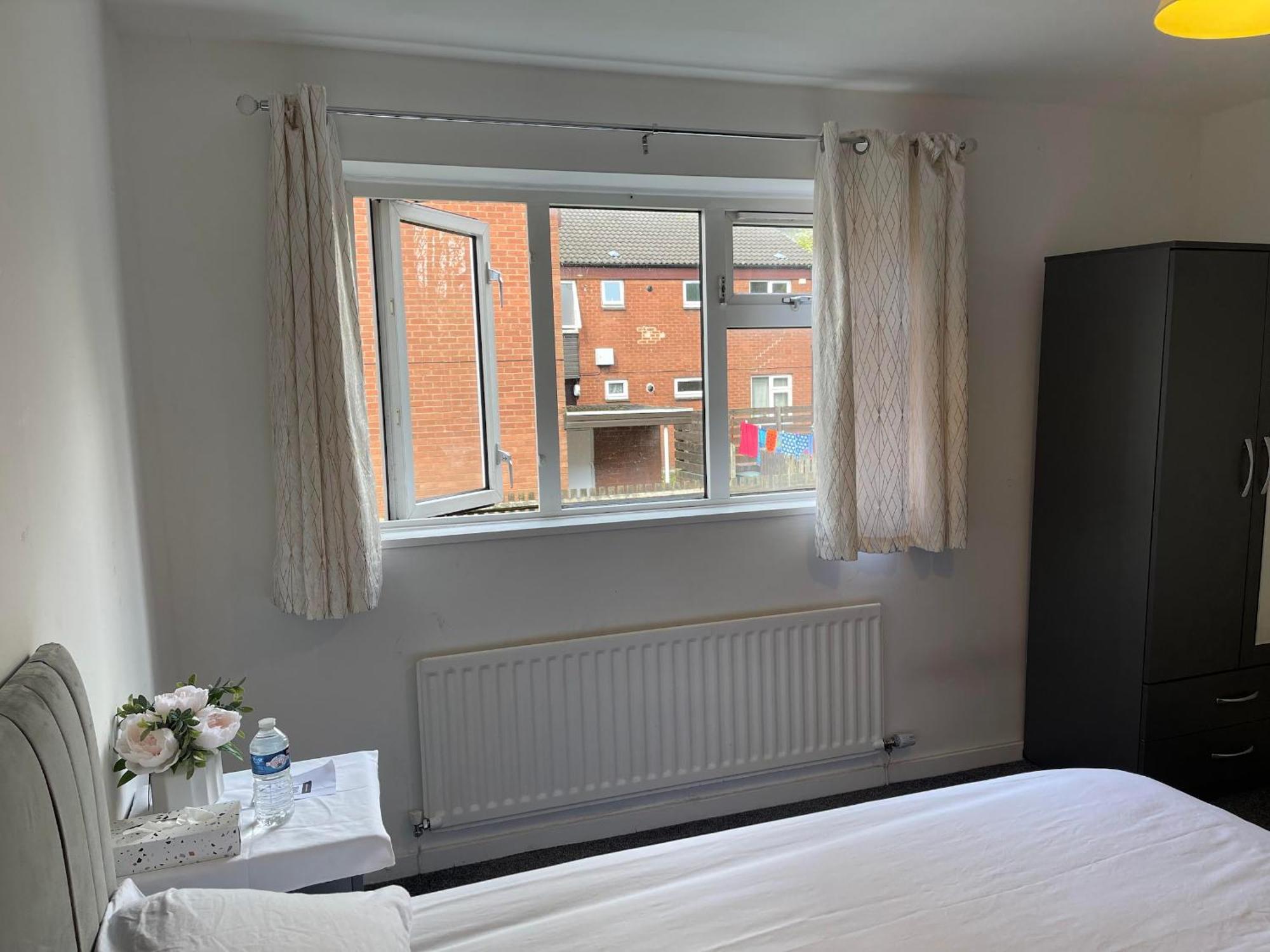 Homestays-Close To Coventry City And University I Free Parking I Wi-Fi Bagian luar foto